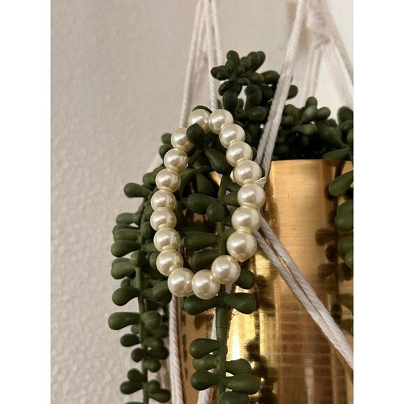 Stretchy Faux Pearls Bracelet - Picture 2 of 4